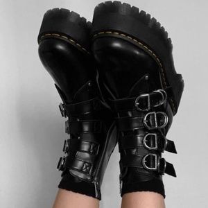 NEVER WORN NEW IN BOX Dr. Martens JADON MAX HARDWARE LEATHER PLATFORM BOOTS